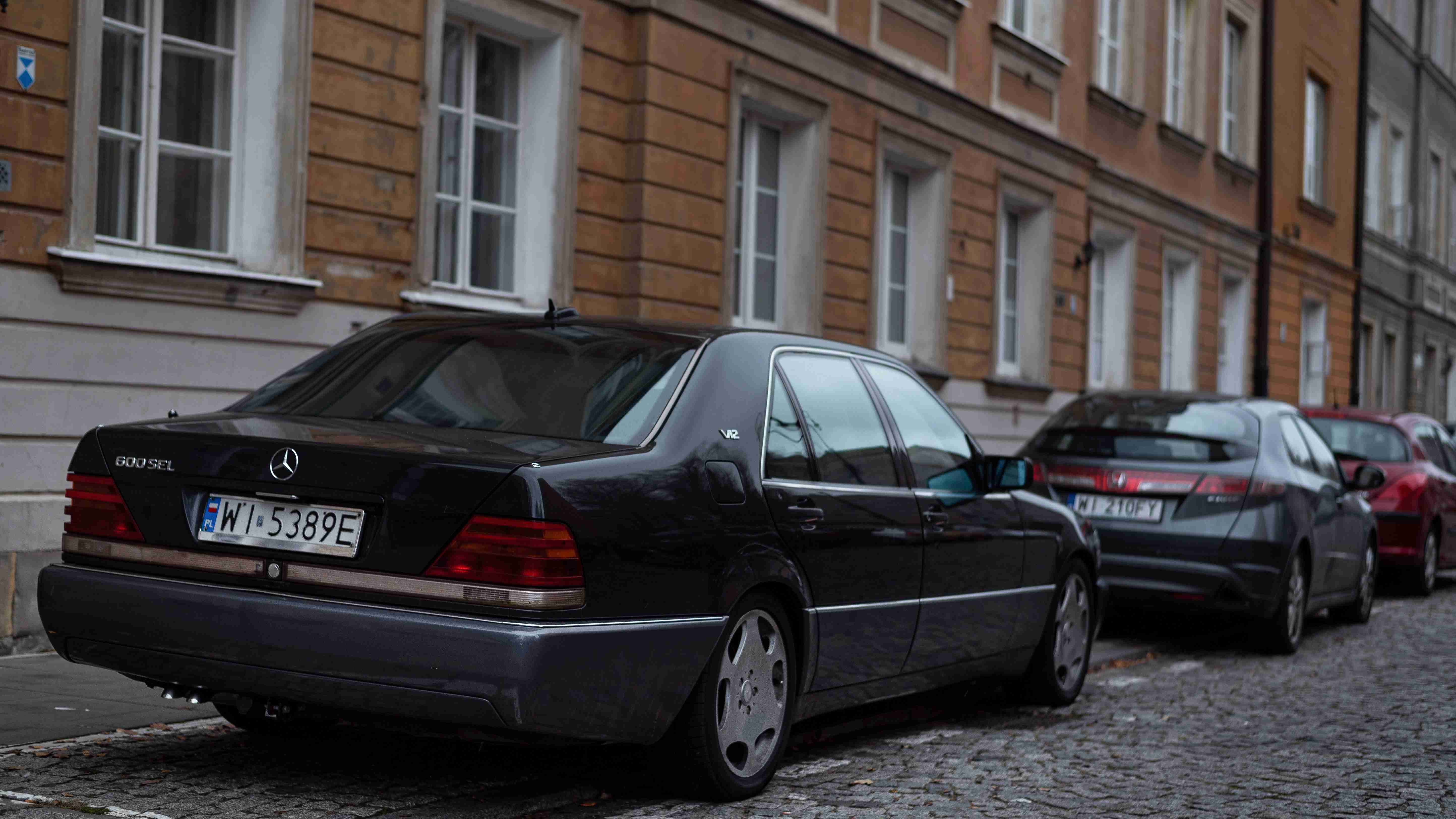 Mercede-Benz W140 on Street